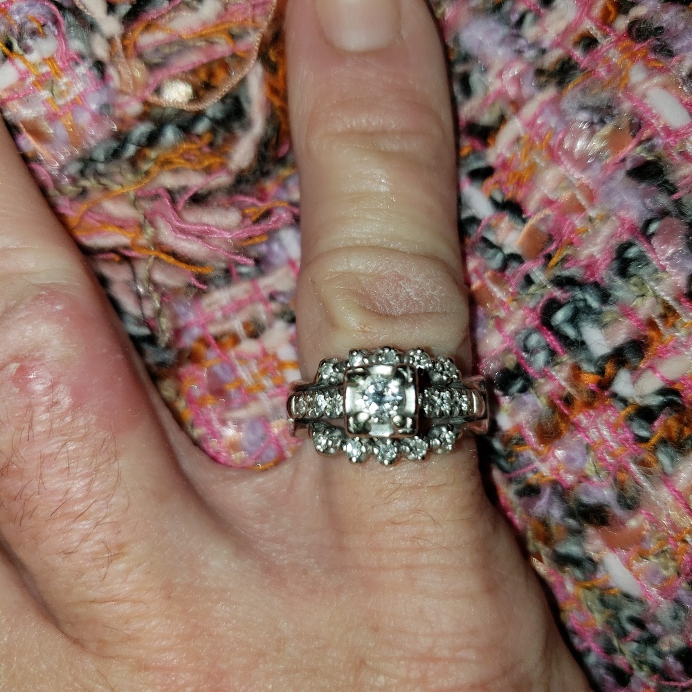 14kt white gold diamond Engagement/wedding band